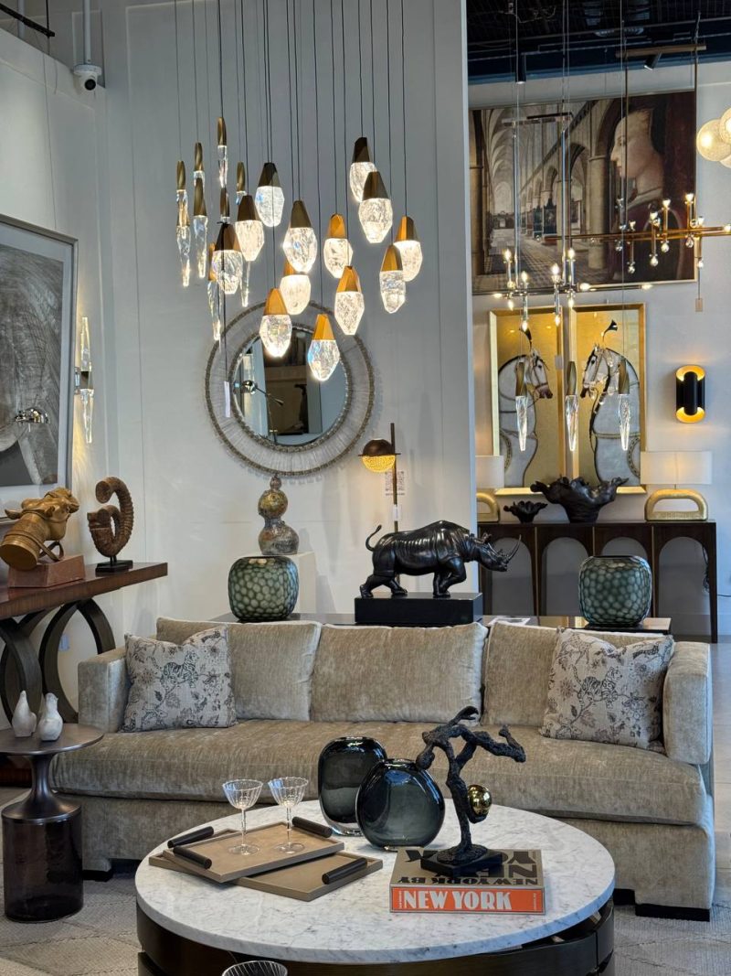 THEODORE ALEXANDER | Brier Sofa in fabric 6215-92 with pillows - DECOROOM